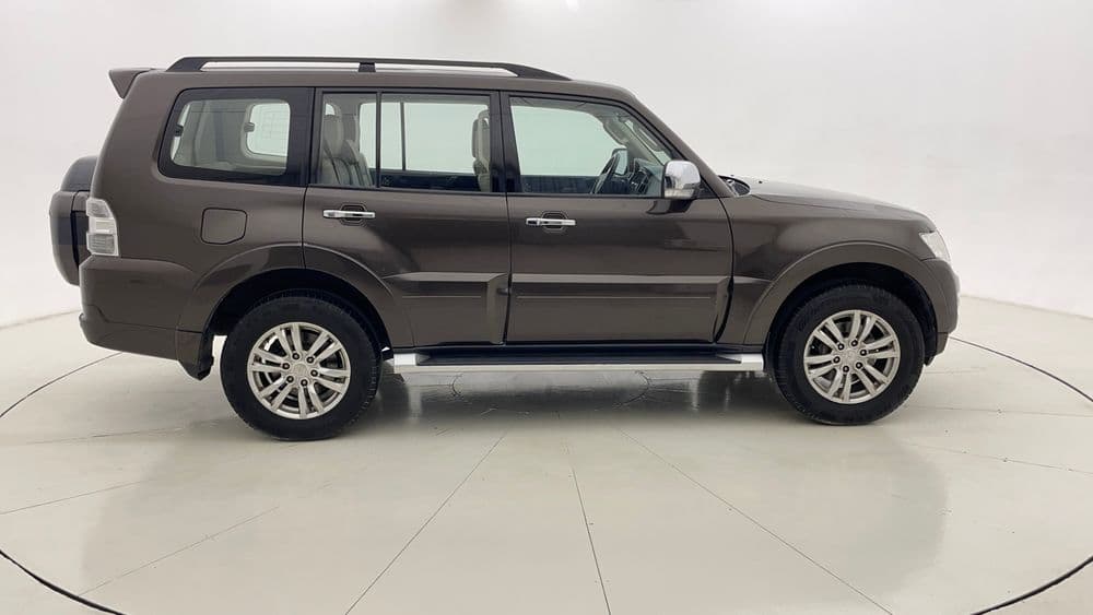 Used Mitsubishi Pajero 2017