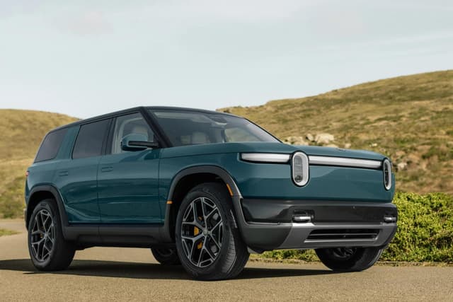 Rivian R2 UAE Guide 2027: Import Price, Real-World Range & GCC Availability