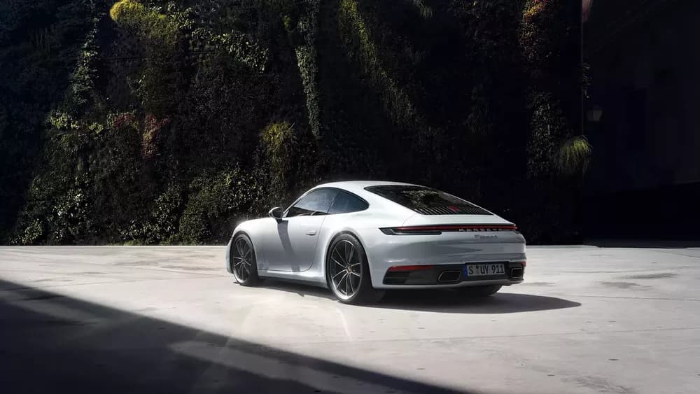 911
