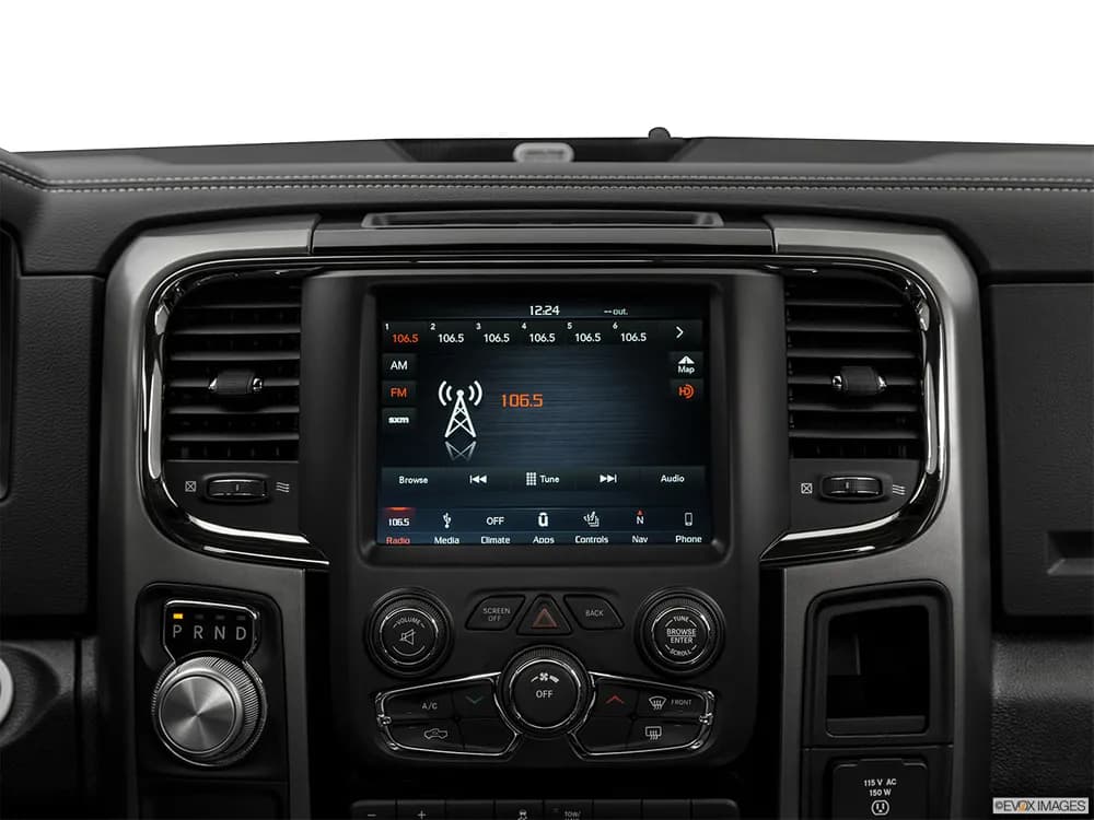 RAM 1500 2018 Sport Regular Cab (Full Option)