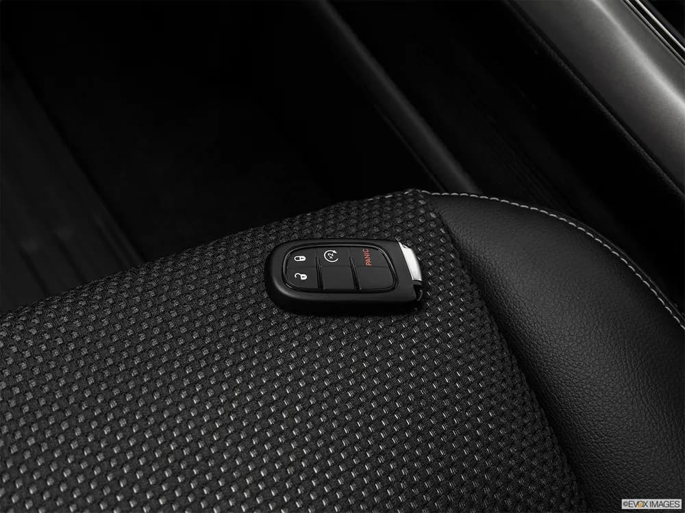 RAM 1500 2018 Sport Regular Cab (Full Option)