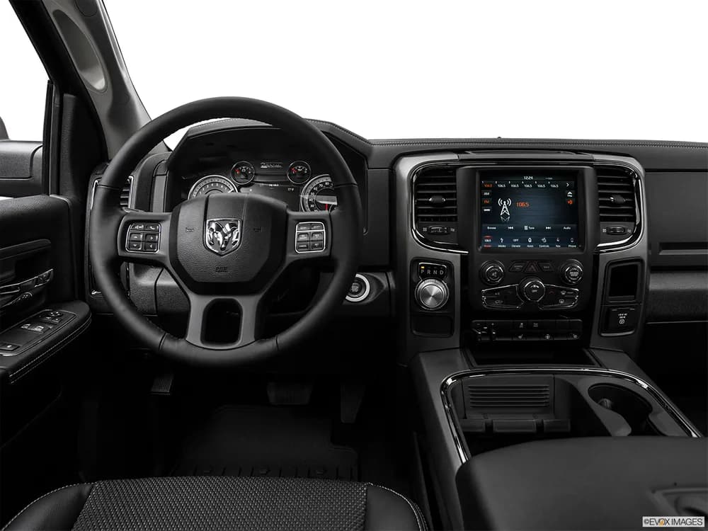 RAM 1500 2018 Sport Regular Cab (Full Option)