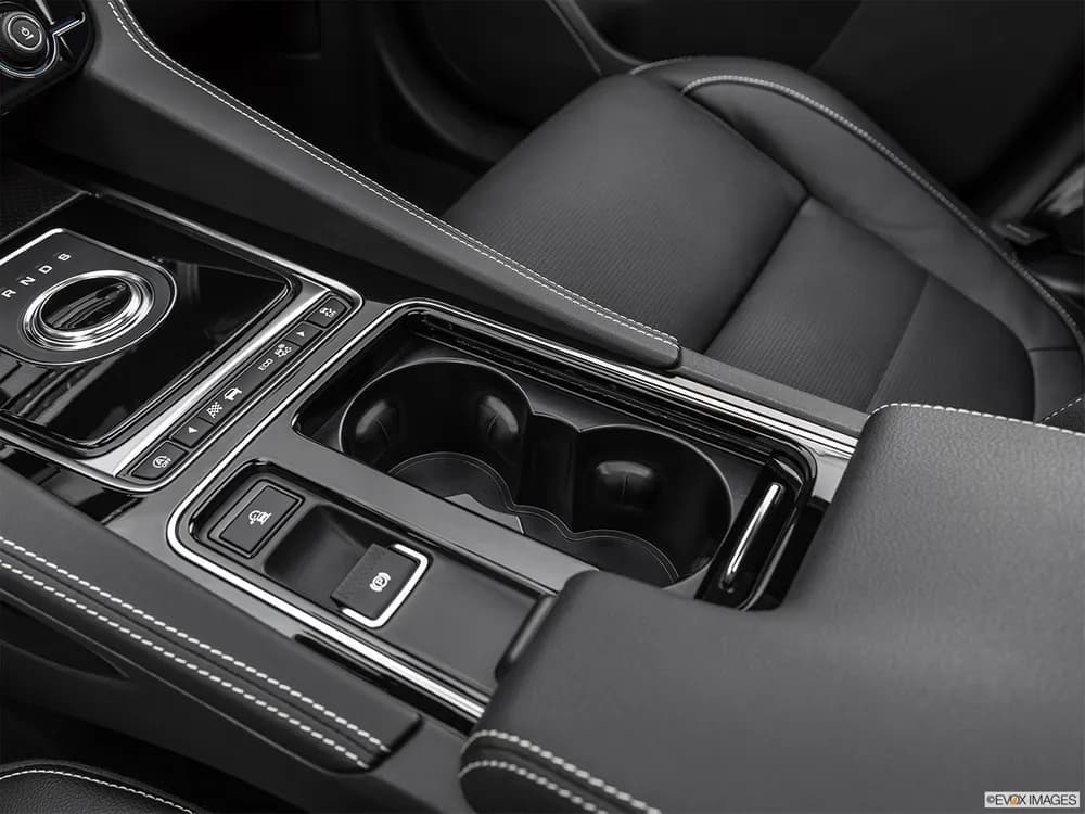 Jaguar F-Pace 2019 2.0T Pure (250 PS)