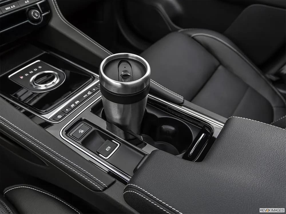 Jaguar F-Pace 2019 2.0T Pure (250 PS)