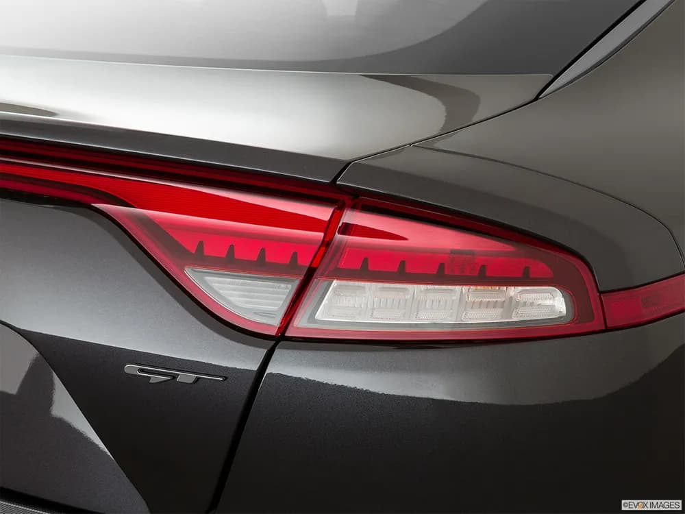 Kia Stinger 2022 2.0T (255 PS)