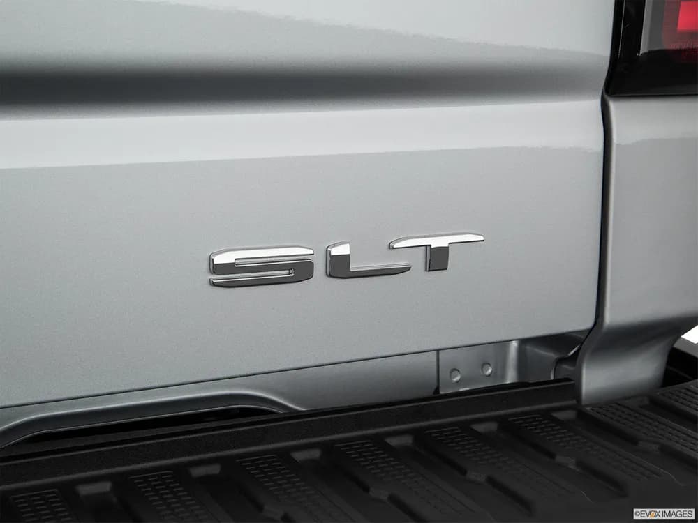 GMC Sierra 2022 5.3L V8 SLT Crew Cab (AWD)