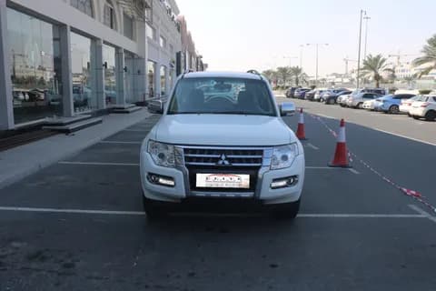 ميتسوبيشي باجيرو 3.5L 3 Door Mid 2020 مستعملة ميتسوبيشي باجيرو 3.5L 3 Door Mid 2020 مستعملة used_cars.forSale
