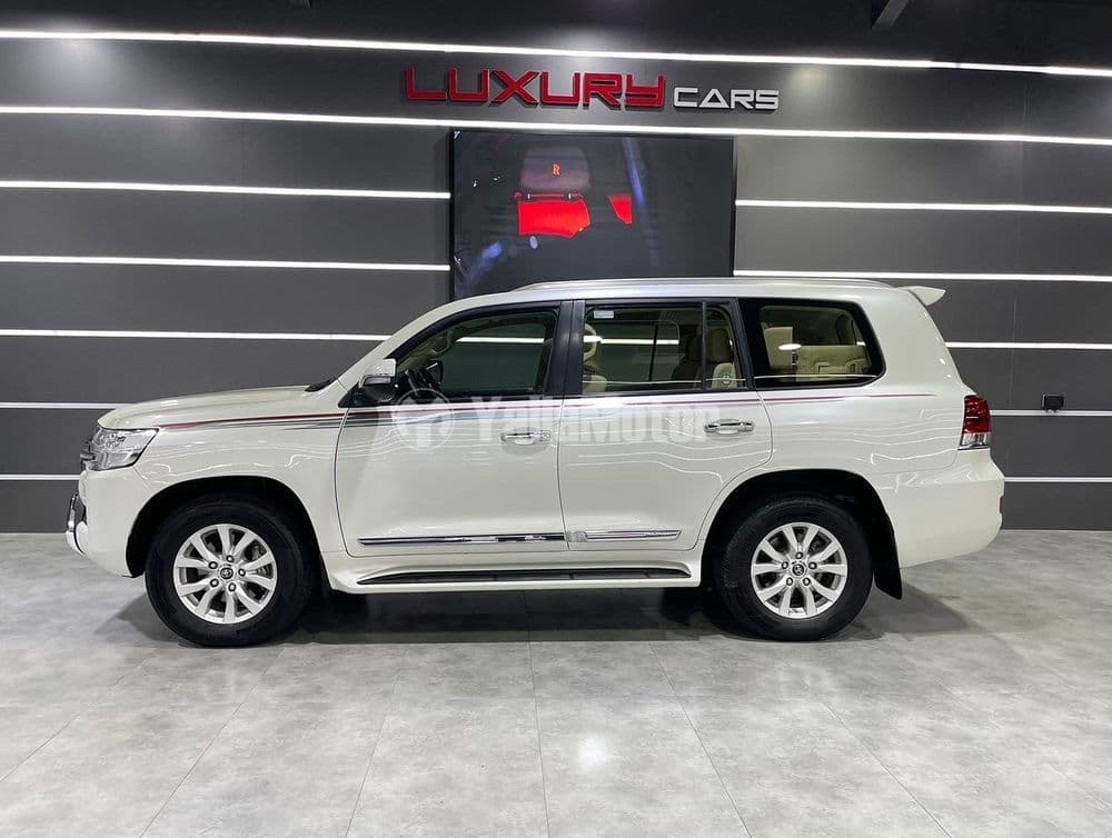 مستعملة تويوتا لاند كروزر 5.7L GXR 2020