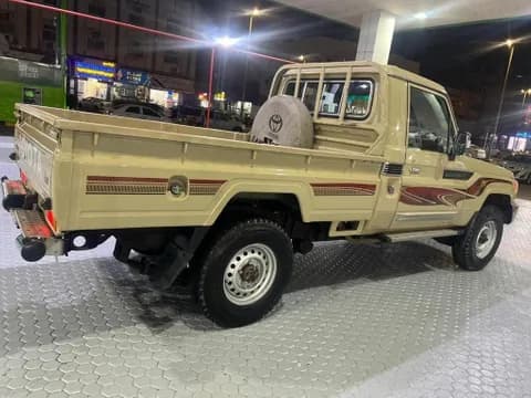 مستعملة تويوتا لاند كروزر (بيك أب) 2015 مستعملة تويوتا لاند كروزر (بيك أب) 2015 used_cars.forSale