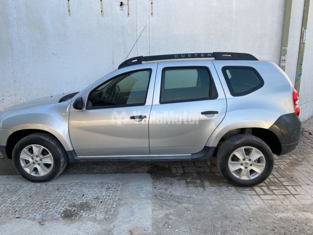 رينو دستر 2.0L 4WD 2015 مستعملة