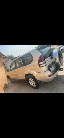 تويوتا لاند كروزر برادو 5 Door 2.7L VXR 2009 مستعملة تويوتا لاند كروزر برادو 5 Door 2.7L VXR 2009 مستعملة للبيع