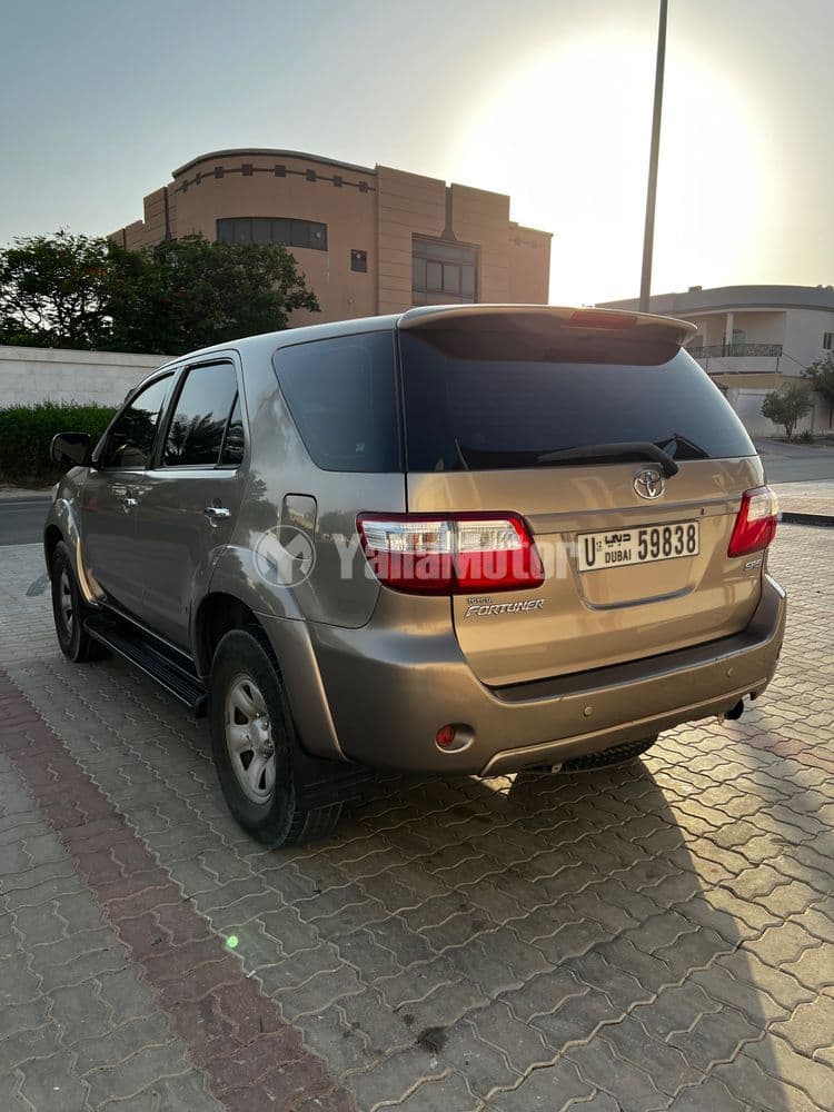 مستعملة تويوتا فورتشنر 2.7L 4X4 2009