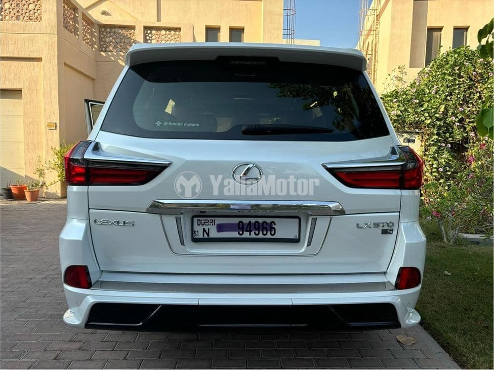 لكزس أل أكس 570 5 door 5.7L 2019 مستعملة