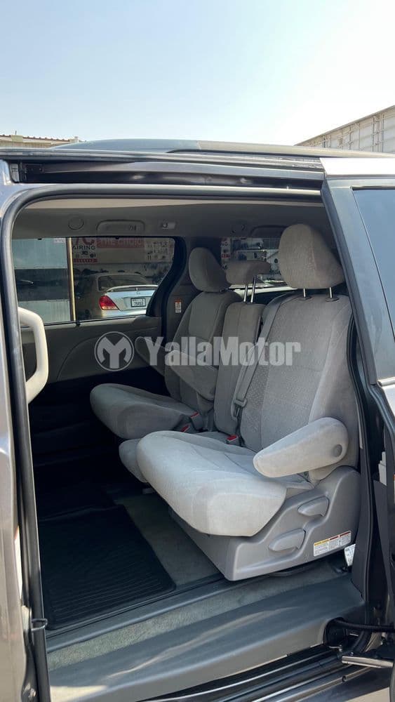 Used Toyota Sienna 2018