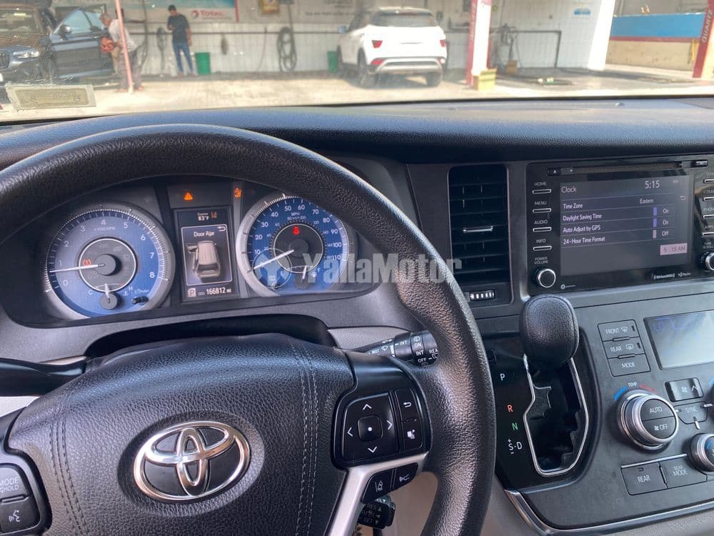 Used Toyota Sienna 2018
