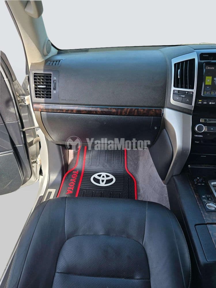 مستعملة تويوتا لاند كروز 2014