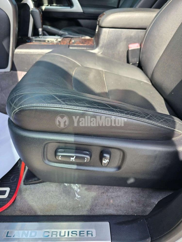 مستعملة تويوتا لاند كروز 2014