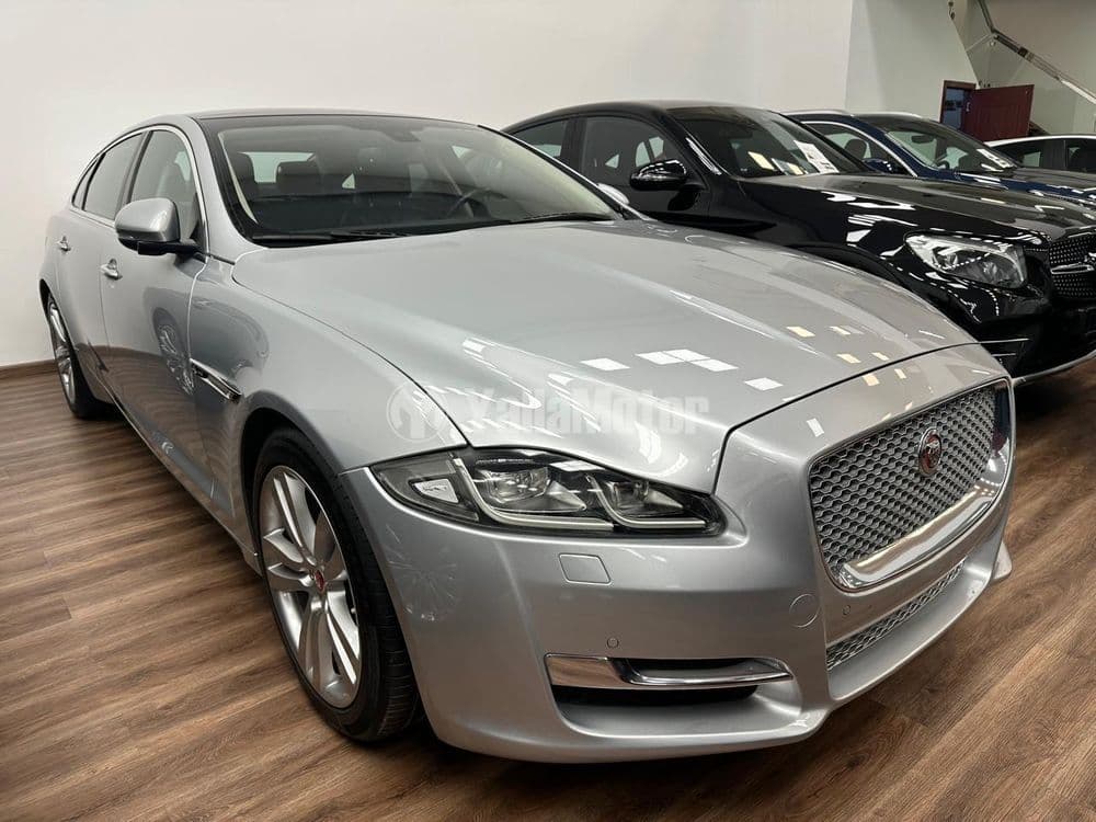 Used Jaguar XJ L 2017