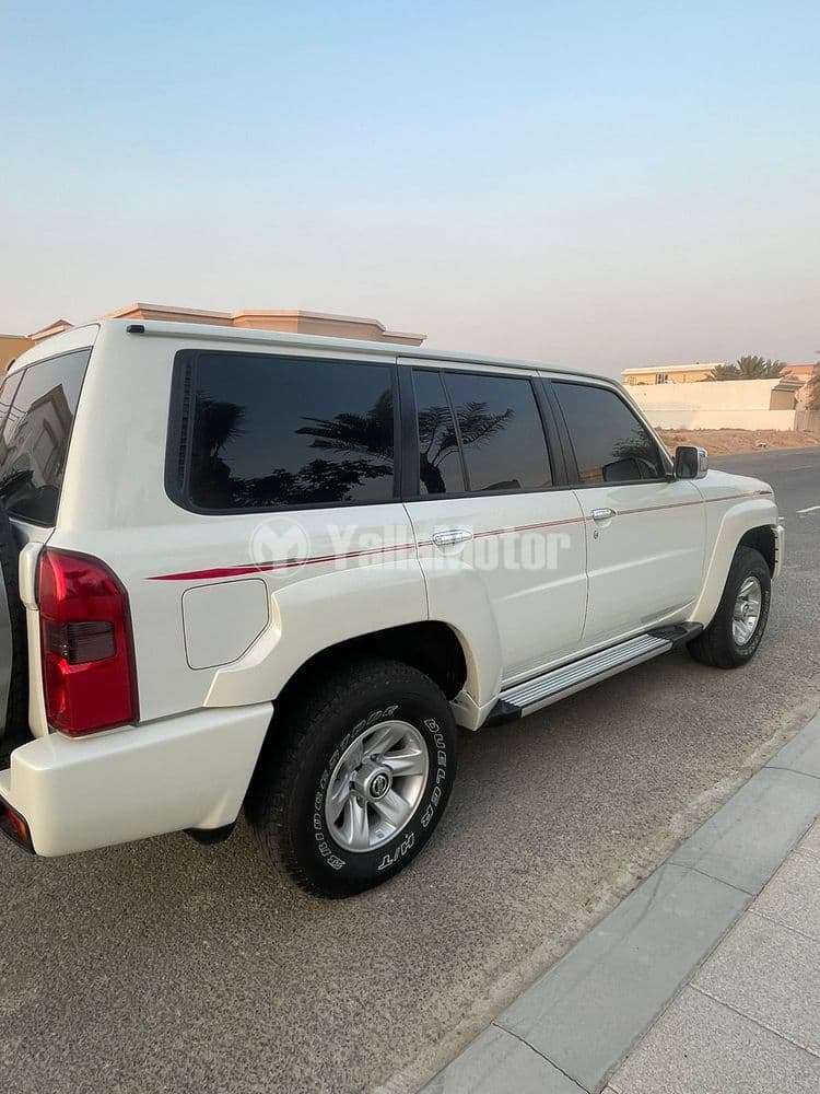 نيسان باترول سفاري Safari A/T 2023 مستعملة