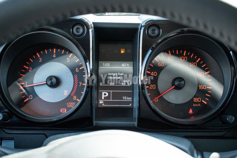 سوزوكي جمني 1.5L GLX A/T 2025 الجديد