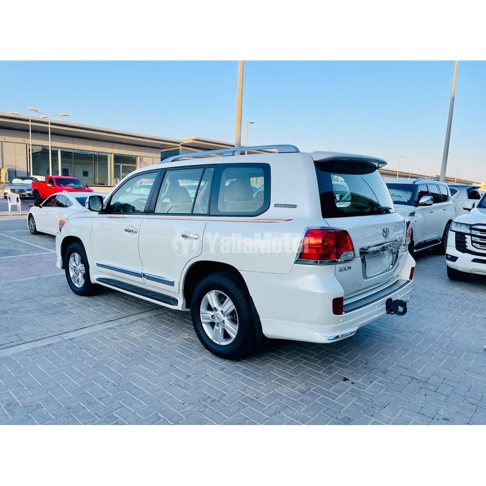 تويوتا لاند كروزر 4.0 GXR 2015 مستعملة