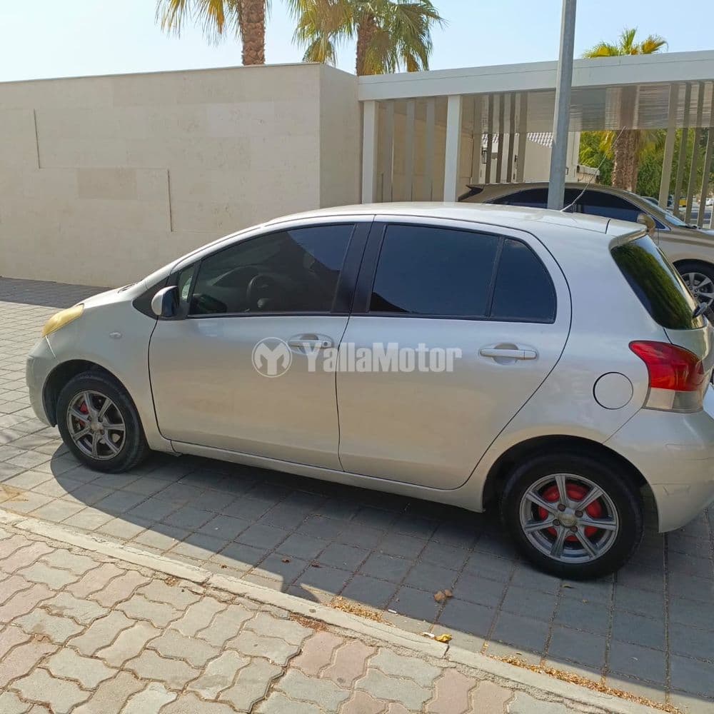 مستعملة تويوتا يارس هاتشباك Hatchback 2011