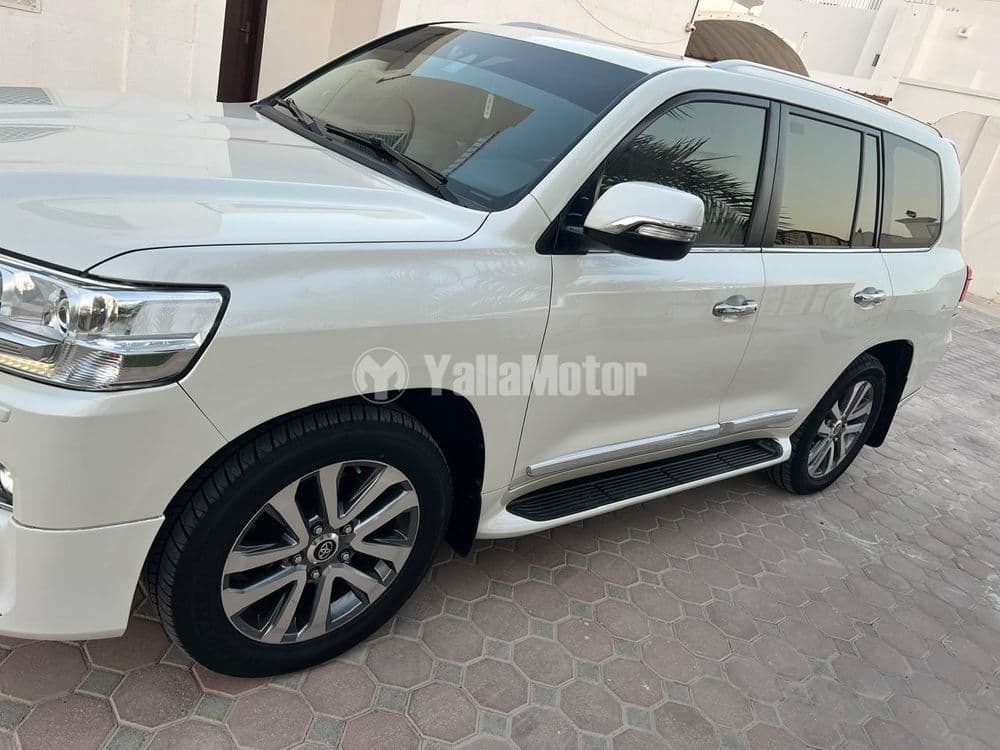تويوتا لاند كروزر 5.7L VXR 2018 مستعملة