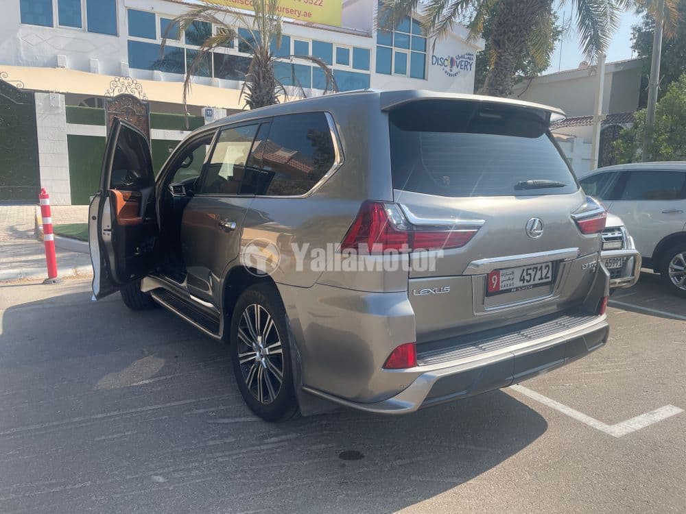 مستعملة لكزس أل أكس 570 5 door 5.7L 2017