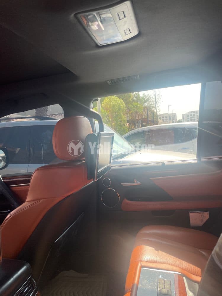 مستعملة لكزس أل أكس 570 5 door 5.7L 2017