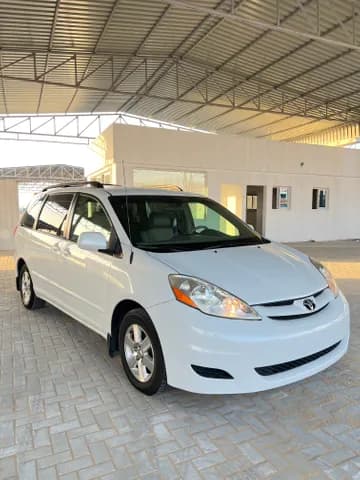 Used Toyota Sienna 2008