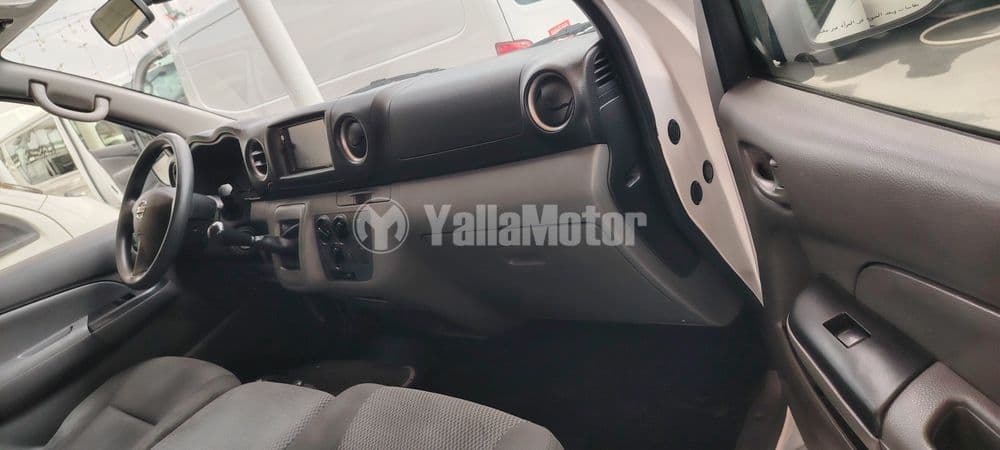 Used Nissan Urvan 3-Seater Manual 4-Door 2021