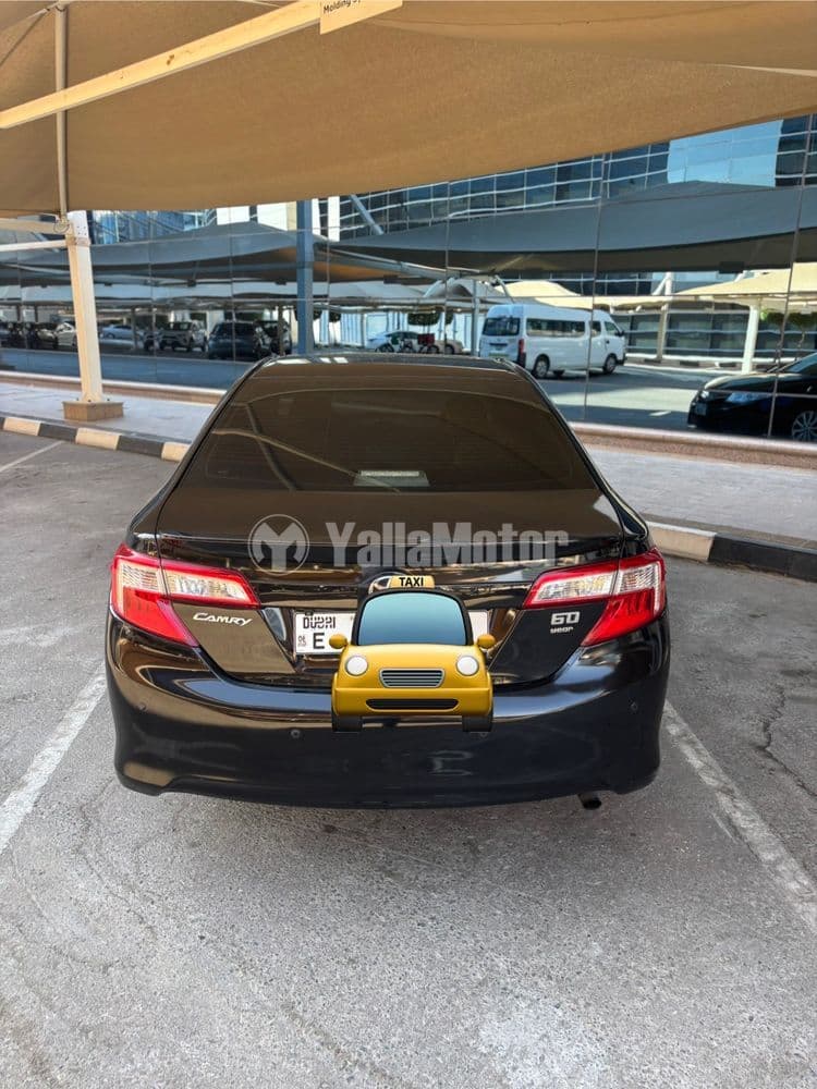 تويوتا كامري 2.5L Highline 2015 مستعملة