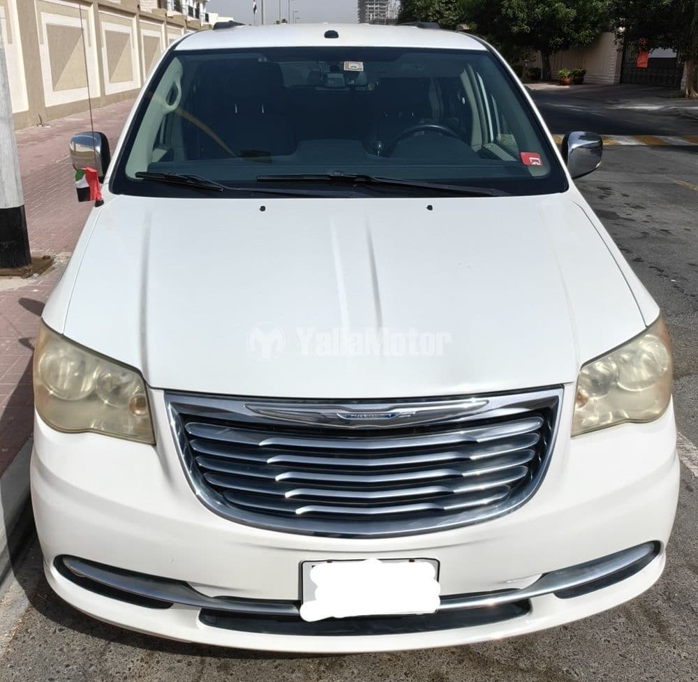 Used Chrysler Town & Country 3.6L 2011