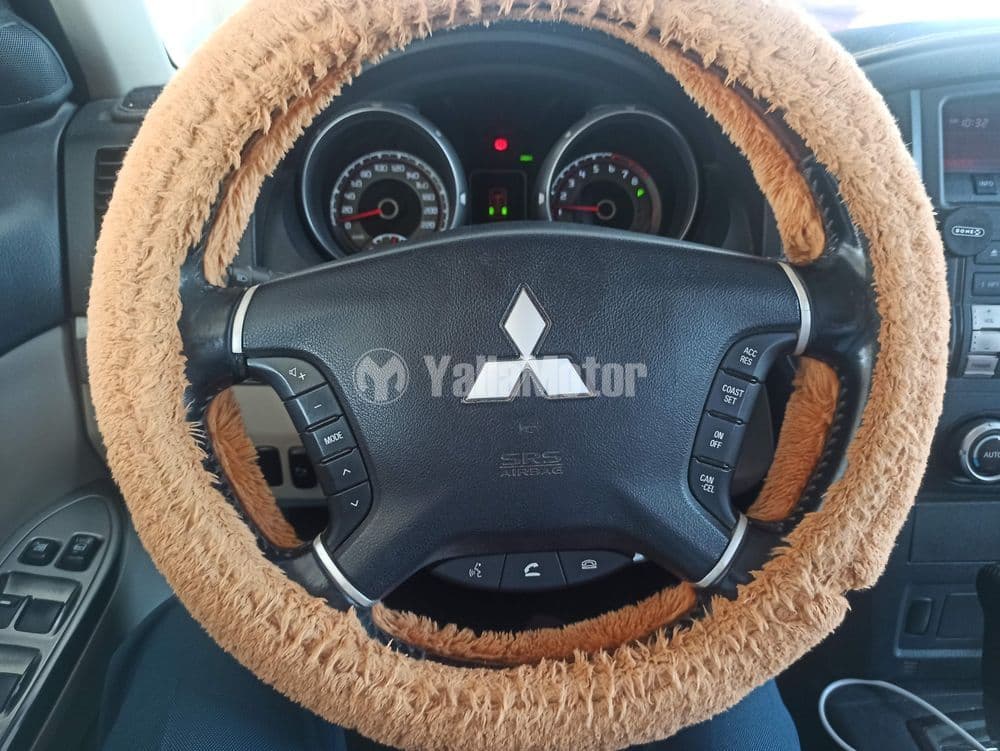 Used Mitsubishi Pajero 3.5L 5 Door Full 2012