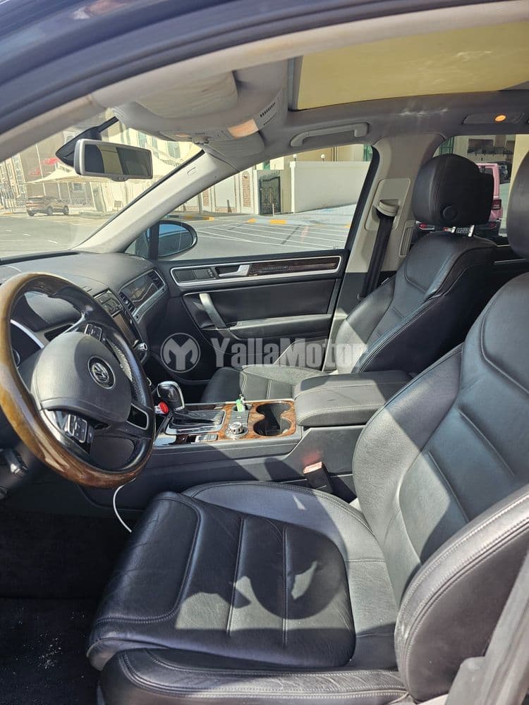 Used Volkswagen Touareg 3.6L SEL 2012