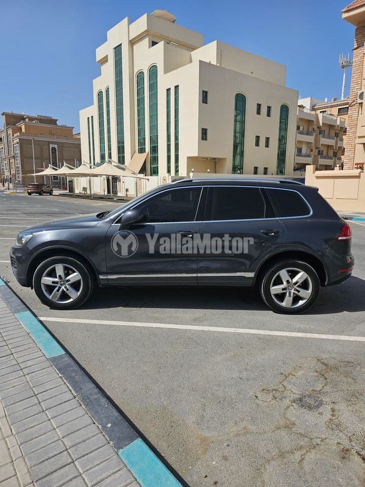Used Volkswagen Touareg 3.6L SEL 2012