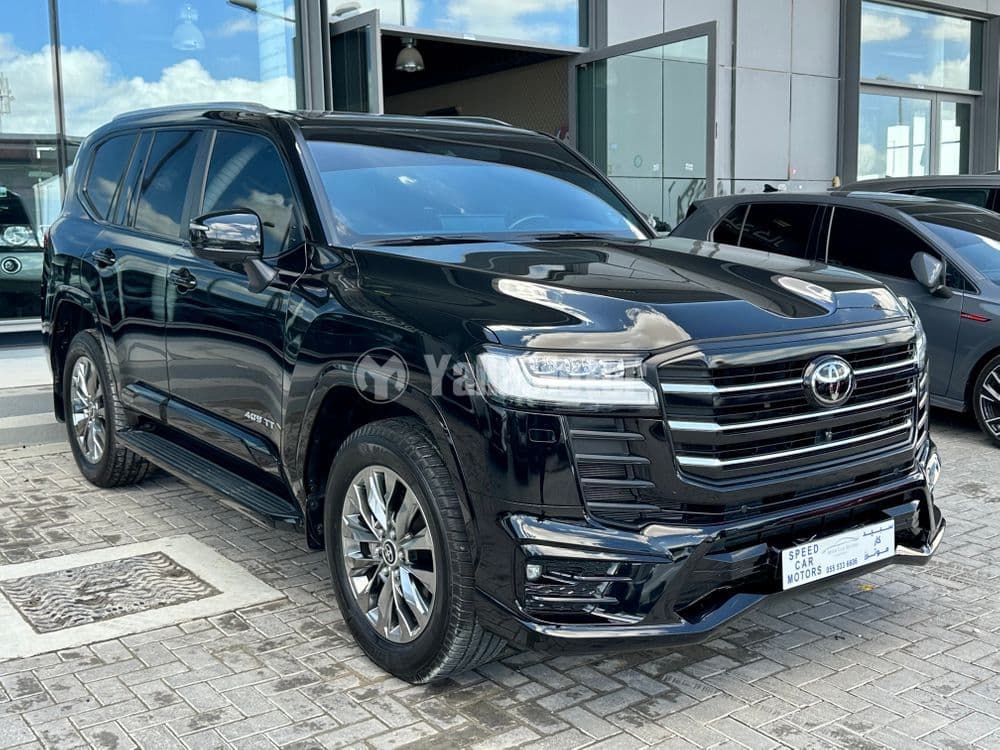 تويوتا لاند كروزر 4.6L GXR 2024 مستعملة