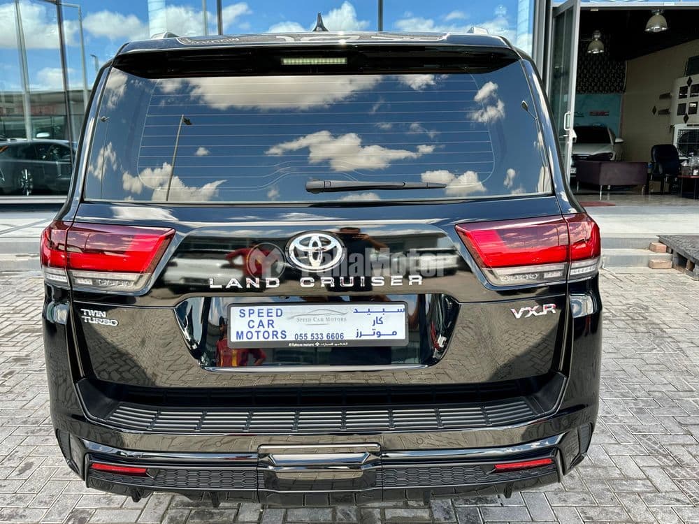 تويوتا لاند كروزر 4.6L GXR 2024 مستعملة