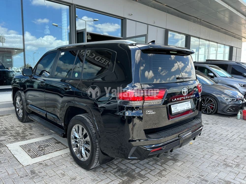 تويوتا لاند كروزر 4.6L GXR 2024 مستعملة