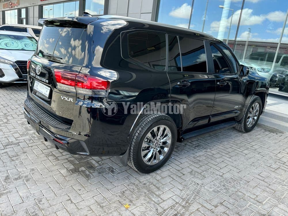 تويوتا لاند كروزر 4.6L GXR 2024 مستعملة