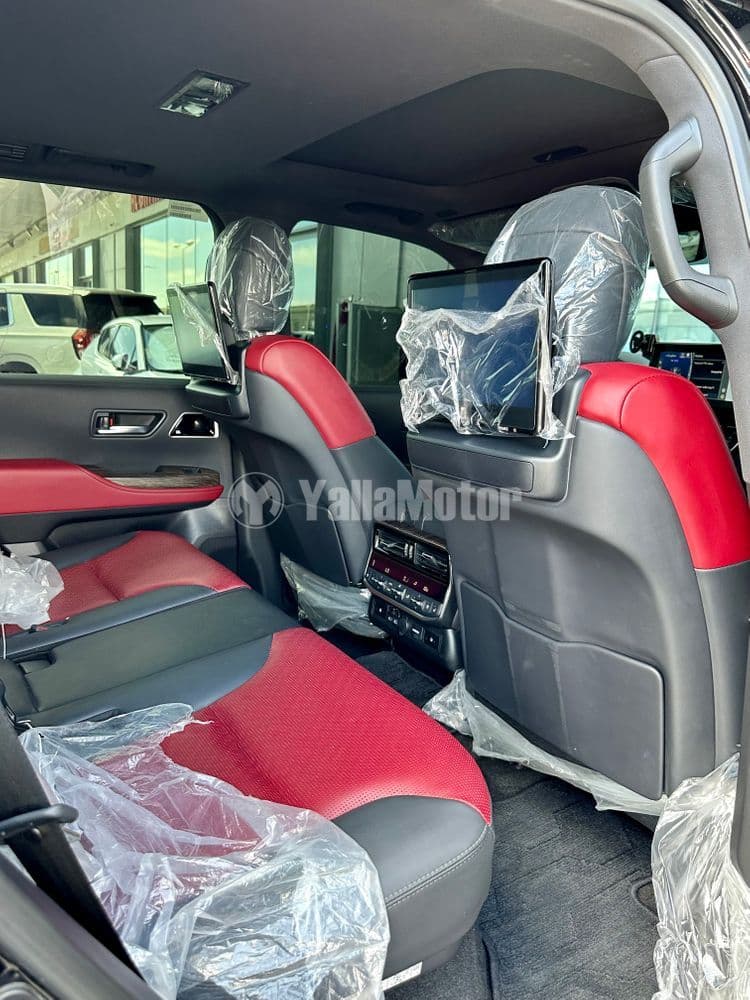 تويوتا لاند كروزر 4.6L GXR 2024 مستعملة