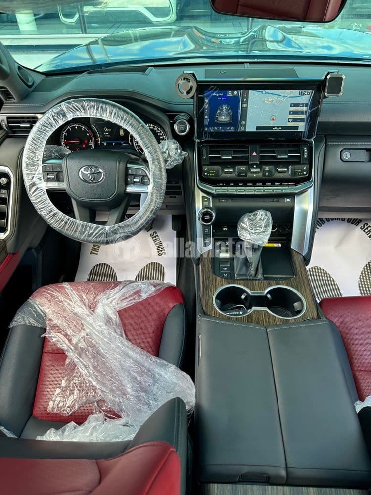 تويوتا لاند كروزر 4.6L GXR 2024 مستعملة