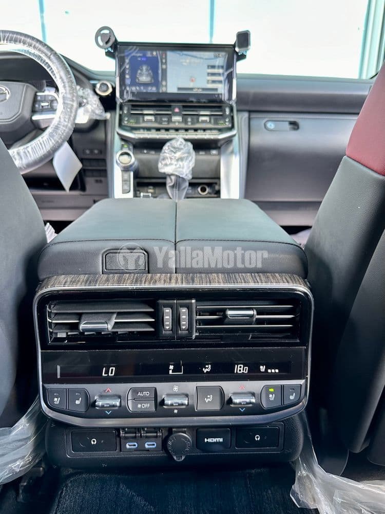 تويوتا لاند كروزر 4.6L GXR 2024 مستعملة