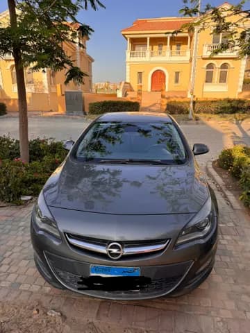 Used Opel Astra Cosmo 2018 Used Opel Astra Cosmo 2018 used_cars.forSale