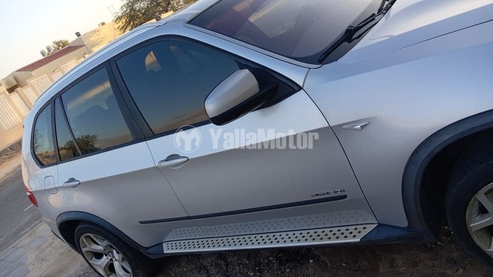 مستعملة بي إم دبليو الفئة الخامسة - سيدان 535i 2010