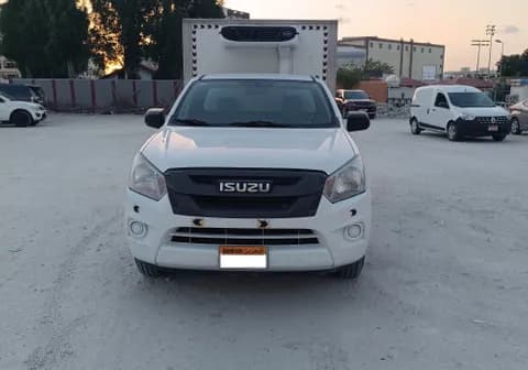 ايسوزو دي-ماكس 2.5D Double Cab 4WD M/T 2018 مستعملة ايسوزو دي-ماكس 2.5D Double Cab 4WD M/T 2018 مستعملة used_cars.forSale