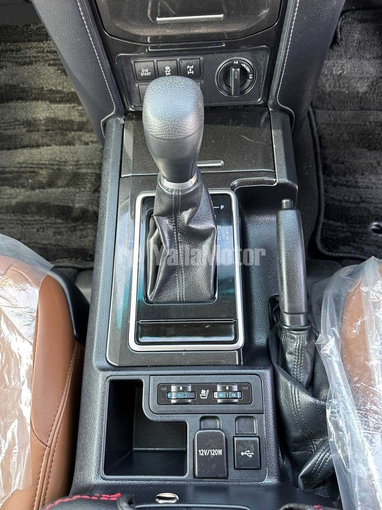 Used Toyota Land Cruiser Prado 5 Door 4.0L Automatic 2011