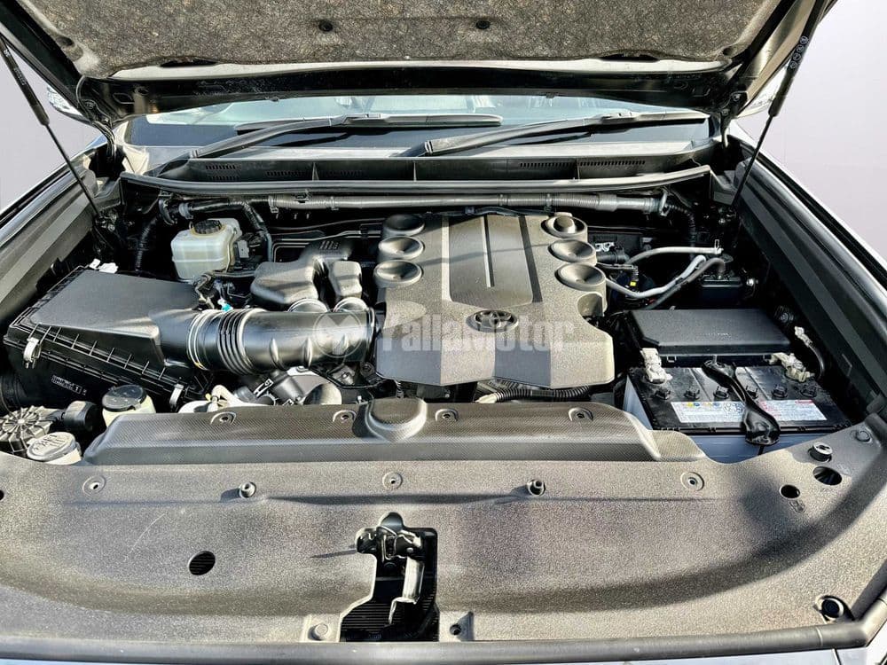 Used Toyota Land Cruiser Prado 5 Door 4.0L Automatic 2011