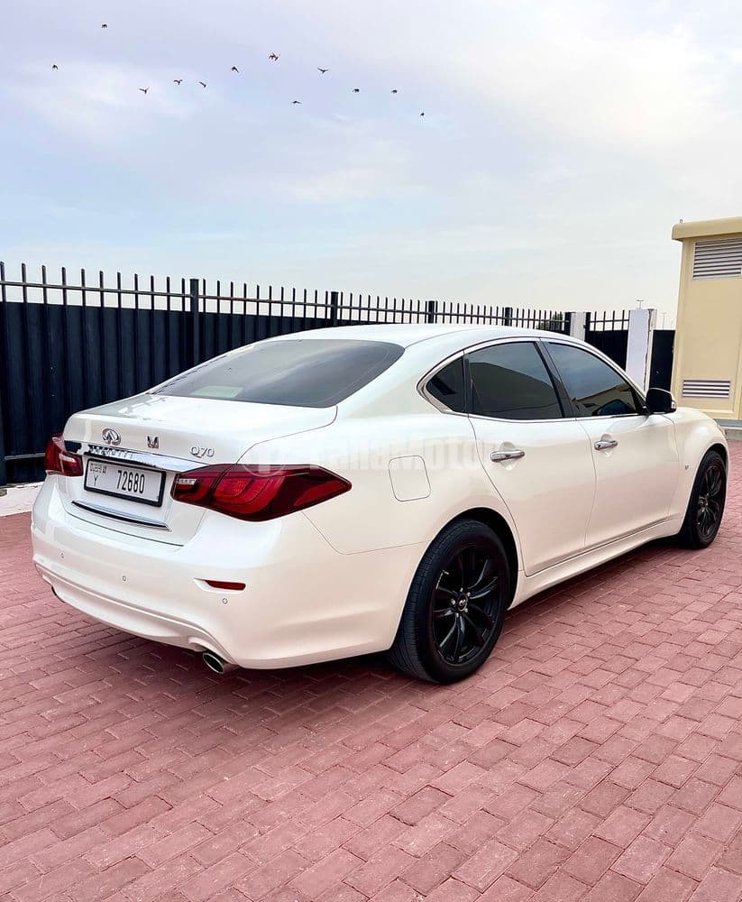 Used Infiniti Q70 3.7L Luxe 2019
