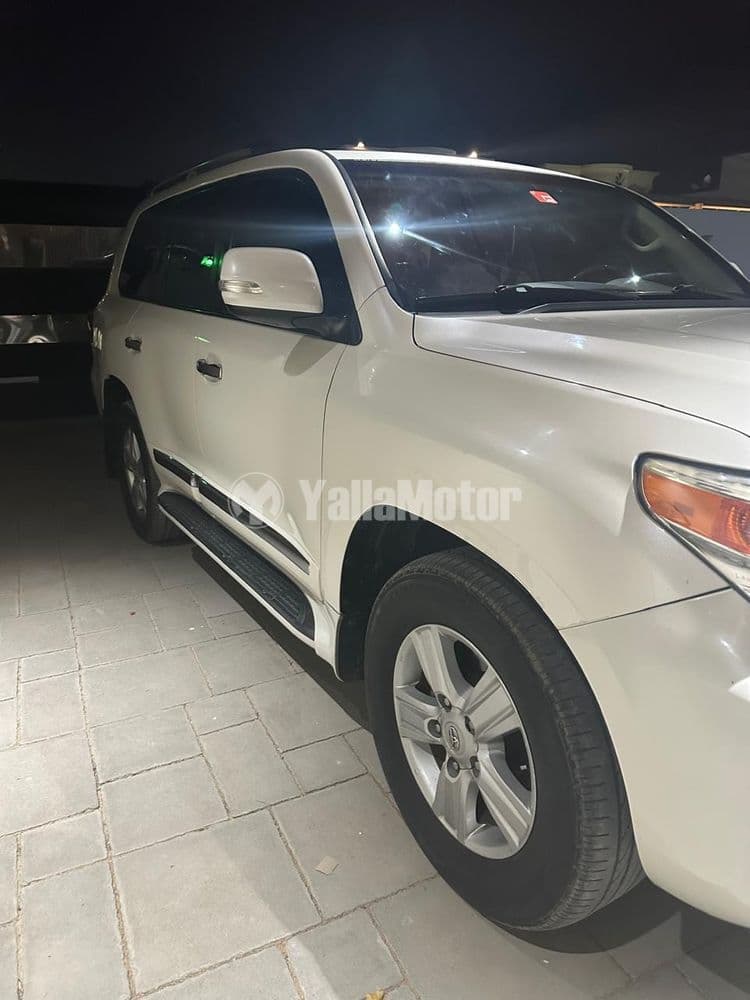 تويوتا لاند كروزر 4.6 GXR 2014 مستعملة